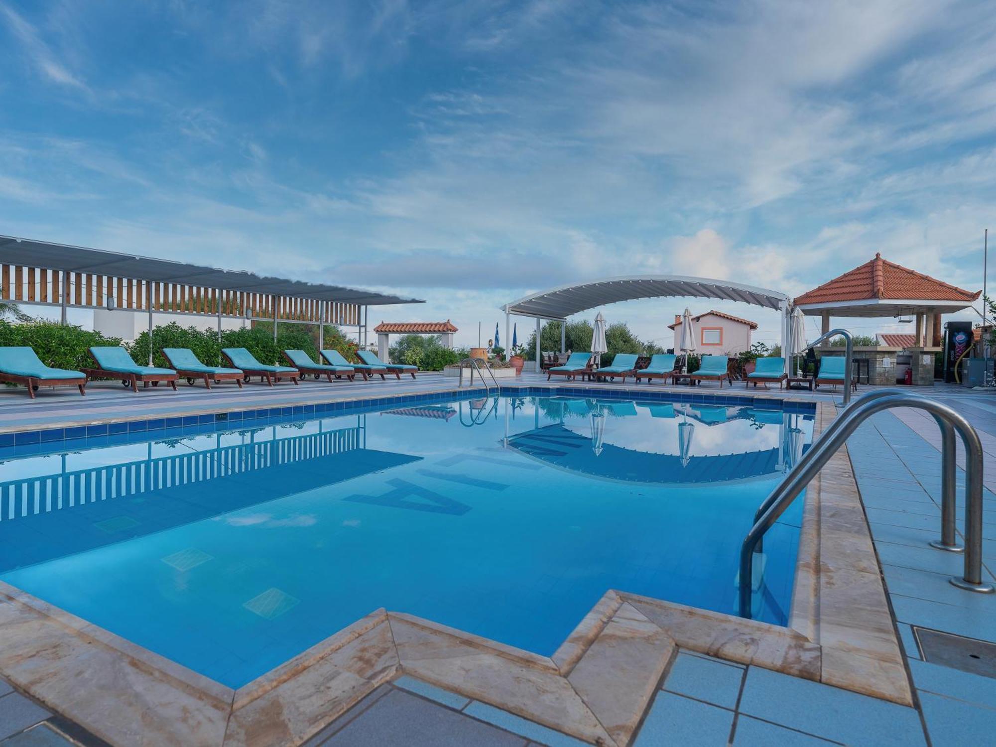 Evalia Apartments Hersonissos  Bagian luar foto