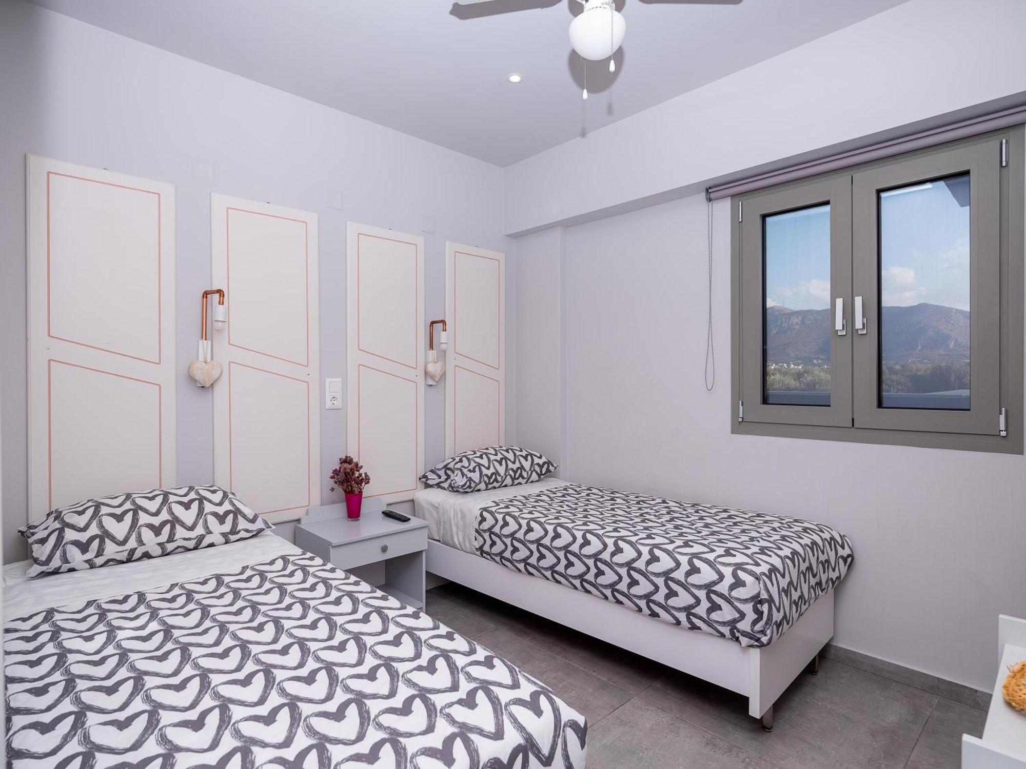 Evalia Apartments Hersonissos  Bagian luar foto